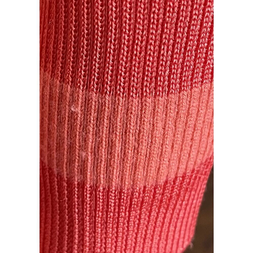 Red Sleeveless Ribbed Top - Picture 6 of 11